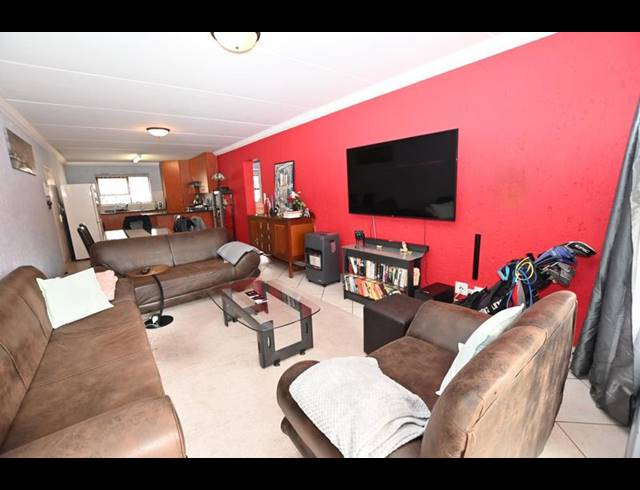 2 BEDROOM APARTMENT FOR SALE IN PAULSHOF